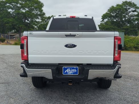 Certified 2024 Ford F250 Lariat w/ Lariat Ultimate Package AWD/4WD image 4