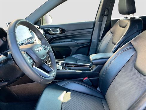 Used 2022 Jeep Compass Altitude image 19