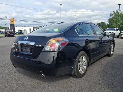 Used 2010 Nissan Altima 2.5 SL w/ SL Pkg FWD image 6