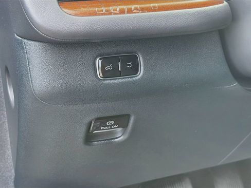Used 2025 Lincoln Navigator Black Label AWD/4WD image 10