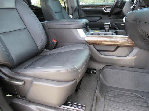 Used 2022 GMC Sierra 1500 Elevation w/ Elevation Premium Package image 12