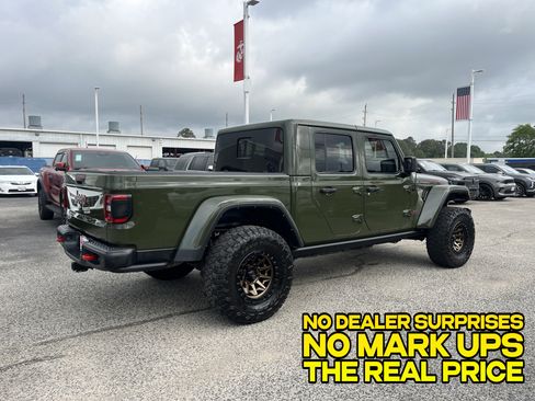 Used 2021 Jeep Gladiator Rubicon AWD/4WD image 2
