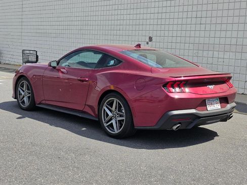 Used 2025 Ford Mustang Premium RWD image 5