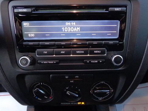 Used 2013 Volkswagen Jetta S image 16