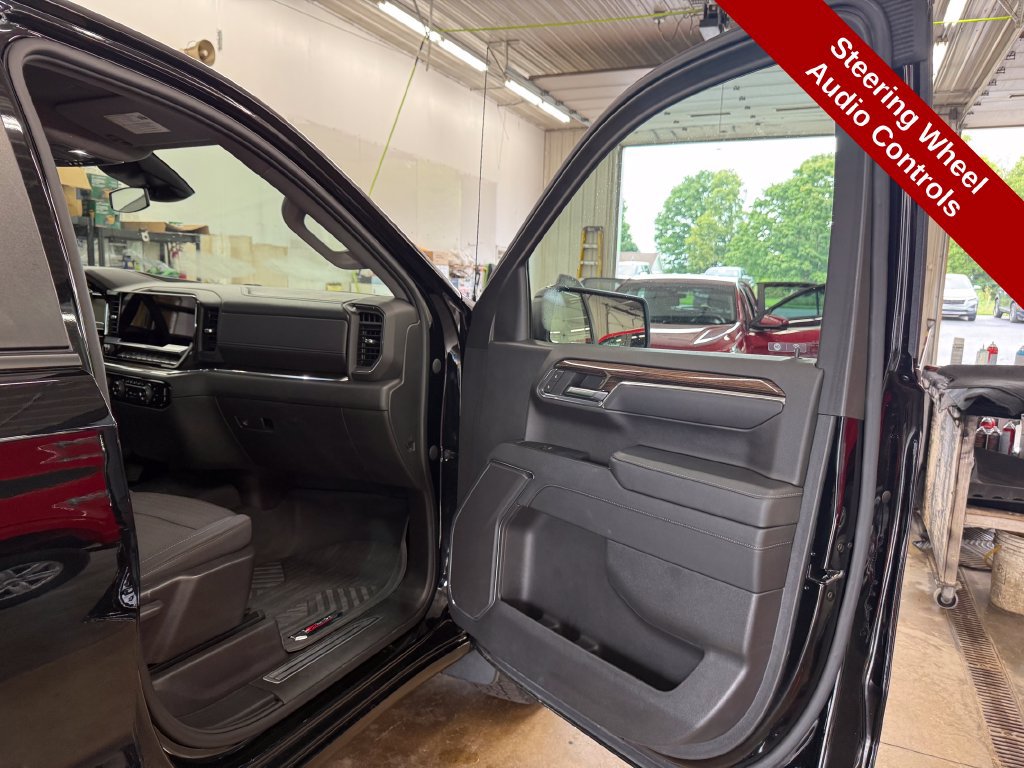 Used 2023 Chevrolet Silverado 1500 RST AWD/4WD image 41