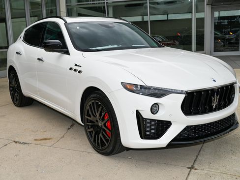Used 2024 Maserati Levante Modena Ultima AWD/4WD image 3
