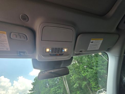 Used 2020 Ford Explorer Limited RWD image 18