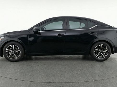 Used 2025 Nissan Sentra SV image 5