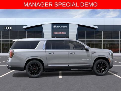Used 2026 GMC Yukon XL Denali w/ Denali Reserve Package AWD/4WD image 5