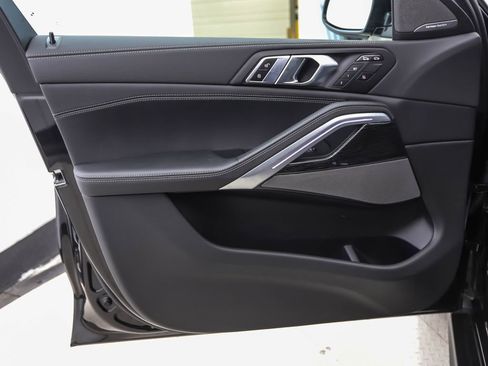 New 2026 BMW X6 M60i AWD/4WD image 9