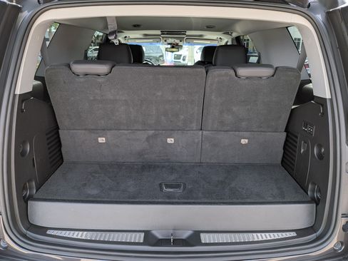 Used 2018 Cadillac Escalade Premium Luxury AWD/4WD image 18