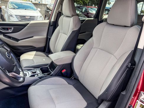 Used 2019 Subaru Forester Premium AWD/4WD image 17