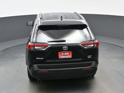 Used 2025 Toyota RAV4 XLE AWD/4WD image 39
