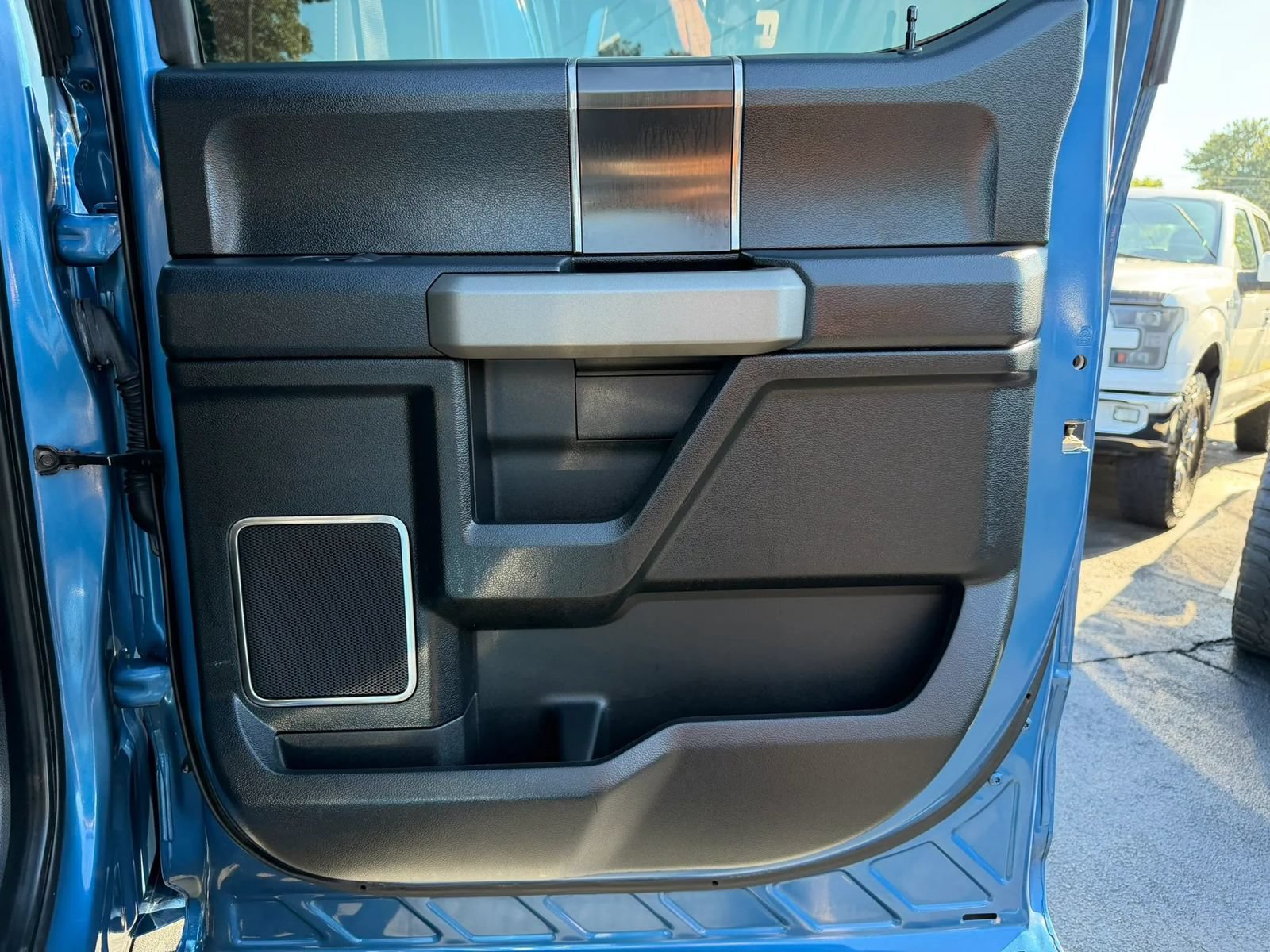 Used 2019 Ford F150 Raptor w/ Equipment Group 802A Luxury AWD/4WD image 24