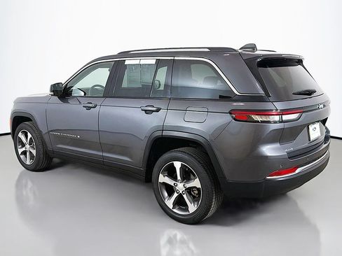 Used 2023 Jeep Grand Cherokee Limited AWD/4WD image 12