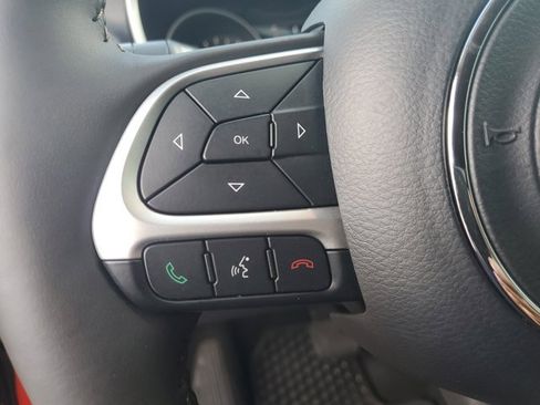 Used 2018 Jeep Compass Latitude w/ Cold Weather Group image 22