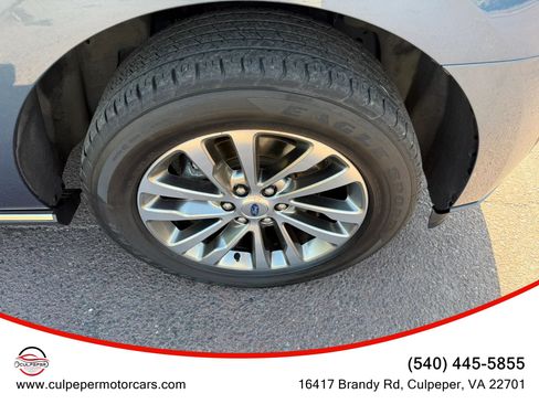 Used 2018 Ford Expedition Limited w/ Equipment Group 301A AWD/4WD image 30