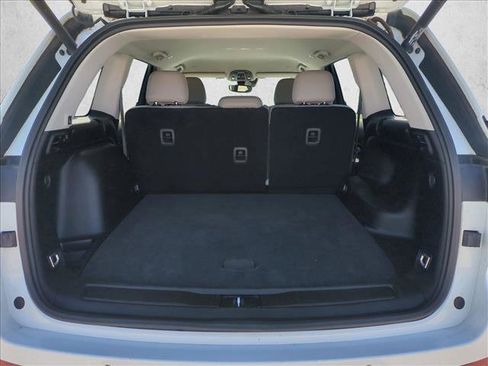 Used 2022 Jeep Grand Cherokee Laredo w/ Luxury Tech Group I image 6