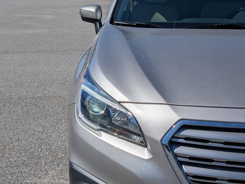Used 2017 Subaru Outback 2.5i Limited image 10