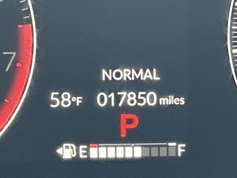 Certified 2025 Honda Pilot Touring image 21