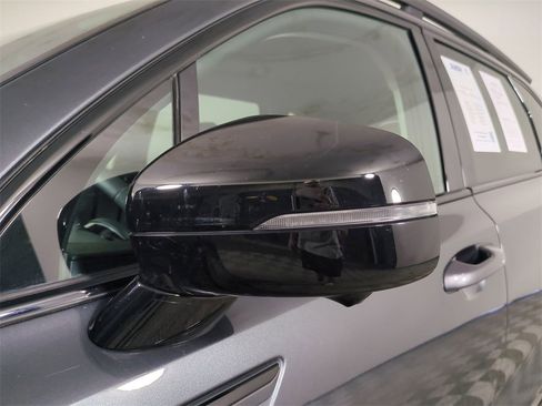 Used 2024 Kia Sorento SX image 12