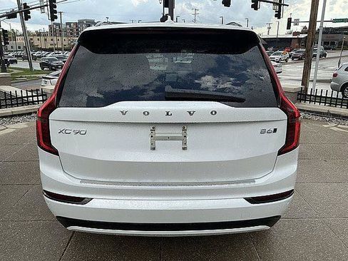 New 2026 Volvo XC90 B6 Ultra w/ Protection Package Premier AWD/4WD image 9