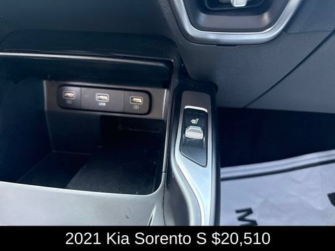 Used 2021 Kia Sorento S FWD image 29