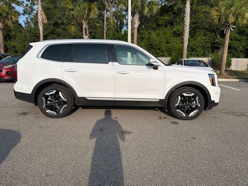 Certified 2025 Kia Telluride EX FWD image 3
