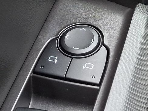 Used 2024 Chevrolet Colorado W/T RWD image 17