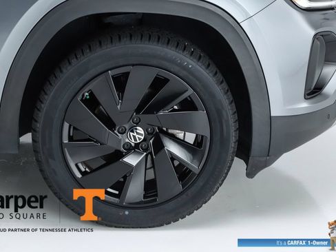 Used 2024 Volkswagen Atlas Cross Sport SE w/ Panoramic Sunroof Package FWD image 14