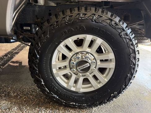 Used 2018 Ford F250 XLT AWD/4WD image 10