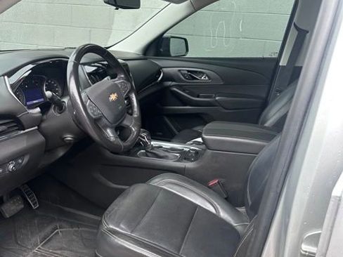 Used 2021 Chevrolet Traverse Premier w/ Redline Edition FWD image 4