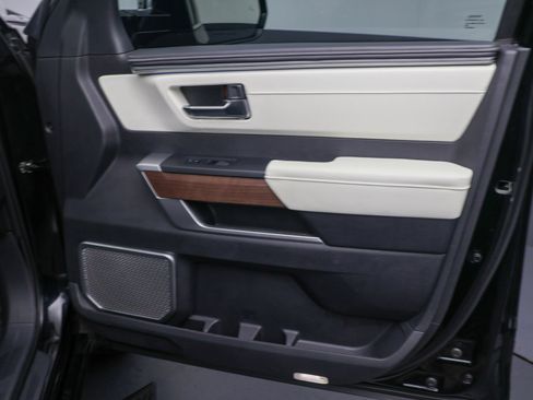 Used 2022 Toyota Tundra Capstone AWD/4WD image 35