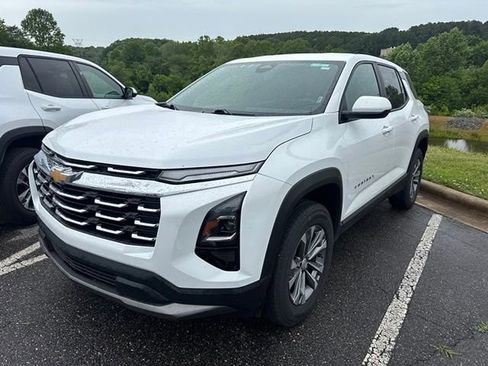 Used 2026 Chevrolet Equinox LT FWD image 1