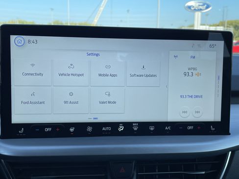 Used 2024 Ford Escape SE w/ PHEV Premium Package image 31