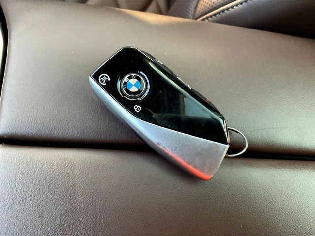 Used 2023 BMW 740i w/ Parking Assistance Package RWD image 36