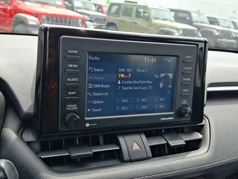 Used 2021 Toyota RAV4 LE FWD image 16