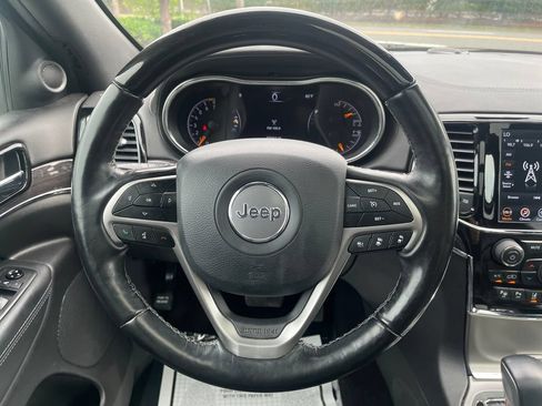 Used 2020 Jeep Grand Cherokee Overland AWD/4WD image 19