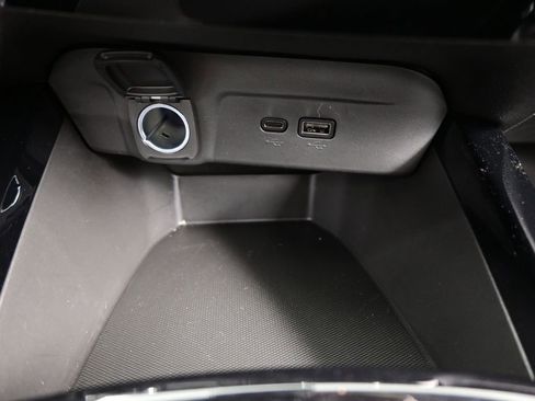 Used 2025 Chevrolet Trax LT w/ Driver Confidence Package FWD image 25