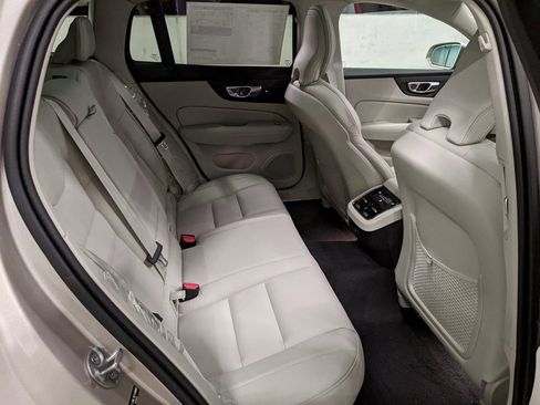 New 2025 Volvo V60 B5 Cross Country Ultra w/ Protection Package Premier image 25