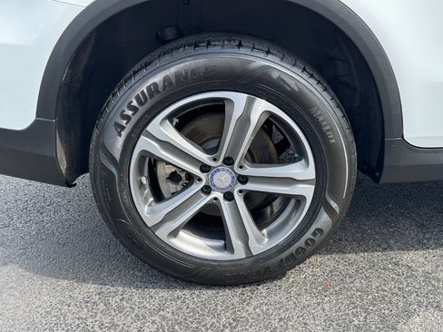 Used 2017 Mercedes-Benz GLC 300 4MATIC w/ Premium 1 Package image 11