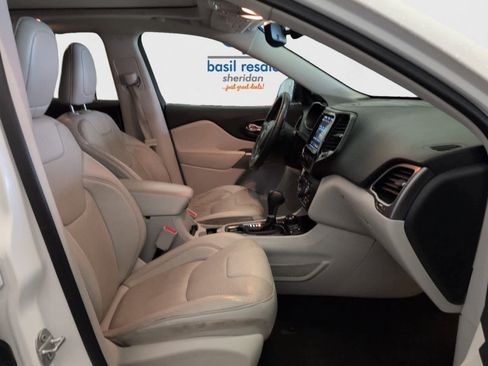 Used 2020 Jeep Cherokee Limited image 16