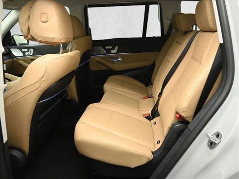 New 2026 Mercedes-Benz GLS 450 4MATIC image 21