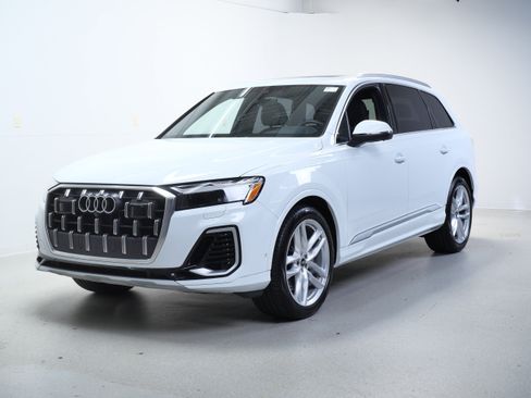 Used 2025 Audi Q7 3.0T Premium Plus w/ Premium Plus Package AWD/4WD image 9