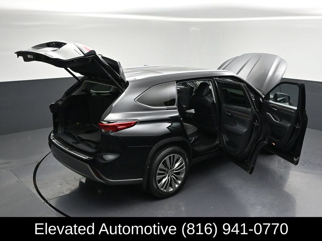 Used 2021 Toyota Highlander Platinum AWD/4WD image 29