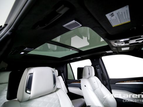 Used 2025 Cadillac Escalade Sport Platinum w/ LPO, ONYX Package AWD/4WD image 34