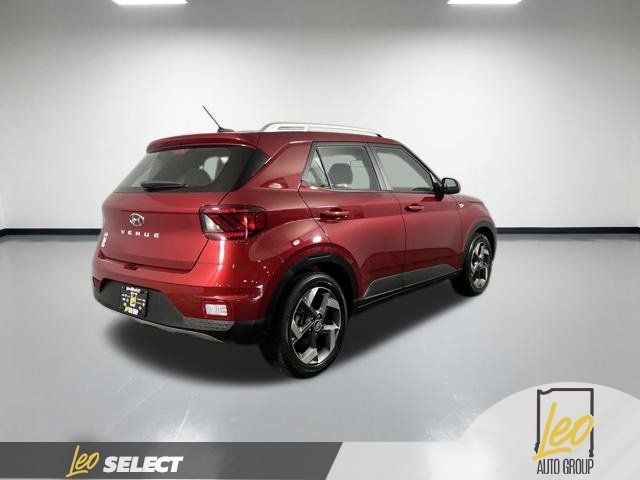 Used 2025 Hyundai Venue SEL FWD image 6