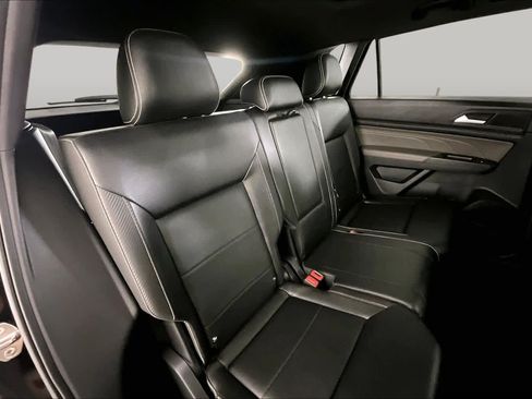 Used 2022 Volkswagen Atlas Cross Sport SEL R-Line AWD/4WD image 20