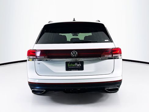 Used 2025 Volkswagen Atlas SE image 7