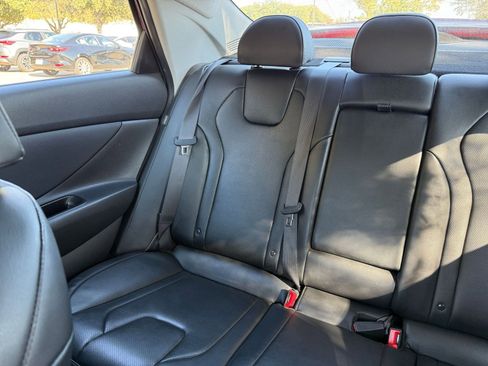 Used 2025 Hyundai Elantra Limited image 39